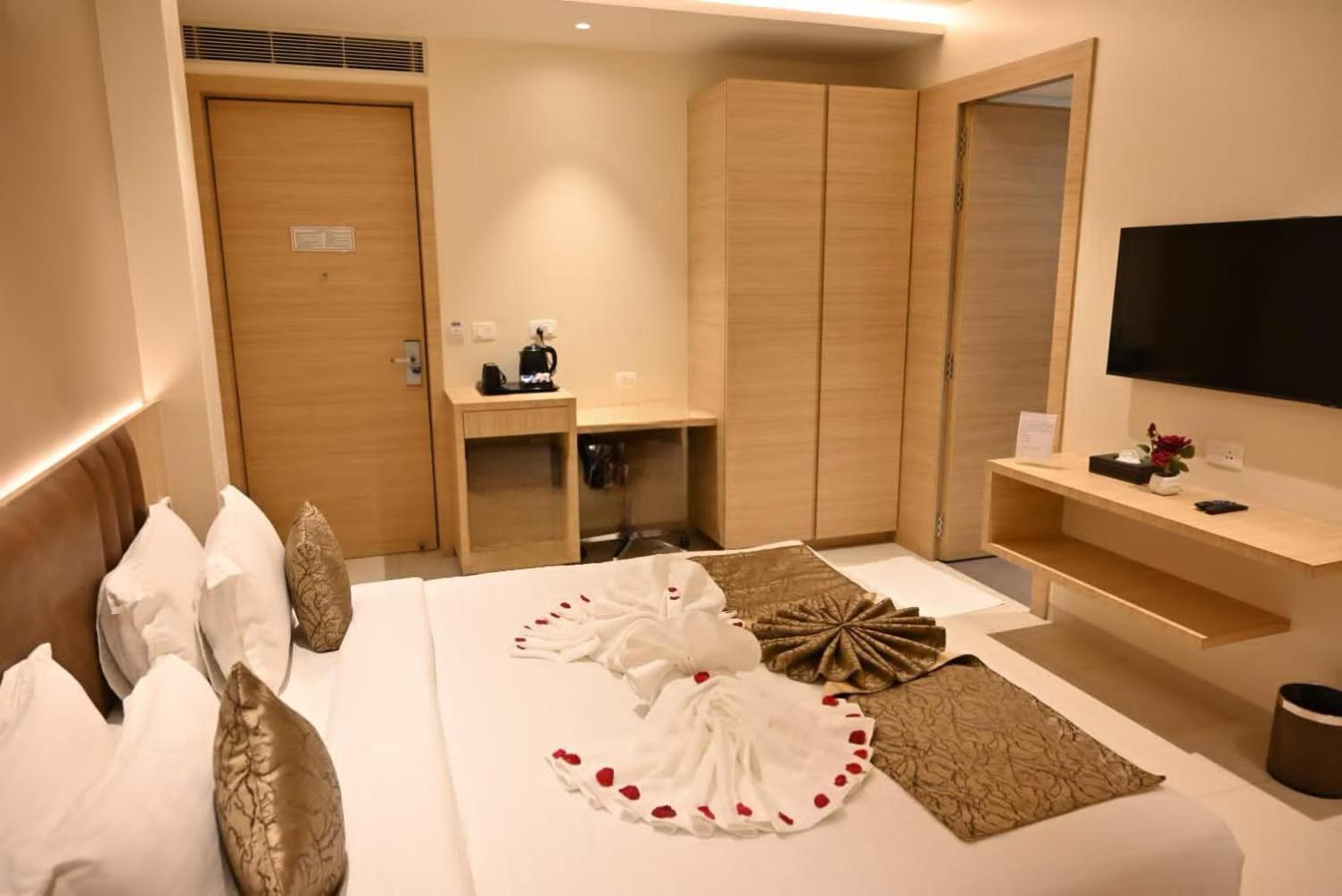 Hotel Ramida Plaza At Delhi Airport نيودلهي المظهر الخارجي الصورة